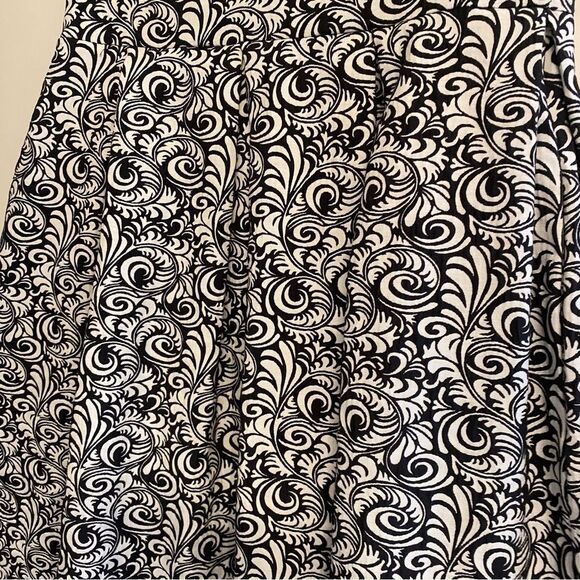 Black & White Classic Baroque Fit & Flare - Picture 4 of 8
